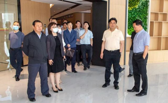 PG国际董事会、监事会成员调研新华之星大楼