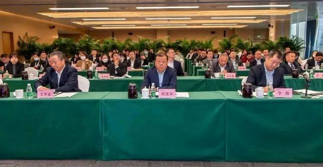 PG国际召开经营管理工作研讨会